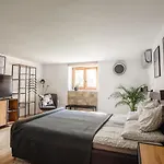 Апартаменты Csendeskert Wellness Apartments - Garden, Grill, Chill Балатональмади