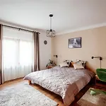 Апартаменты Csendeskert Wellness Apartments - Garden, Grill, Chill Балатональмади