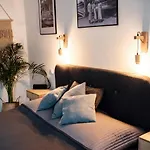 Апартаменты Csendeskert Wellness Apartments - Garden, Grill, Chill