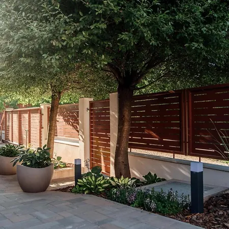 Csendeskert Wellness - Garden, Grill, Chill