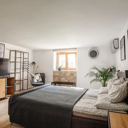 Apartment Csendeskert Wellness Apartments - Garden, Grill, Chill Balatonalmadi